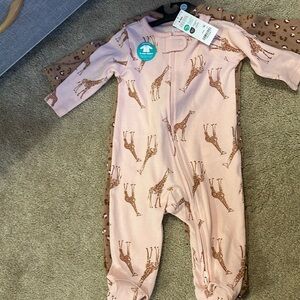 Carters 2 pack size 3-6 m footie one piece!